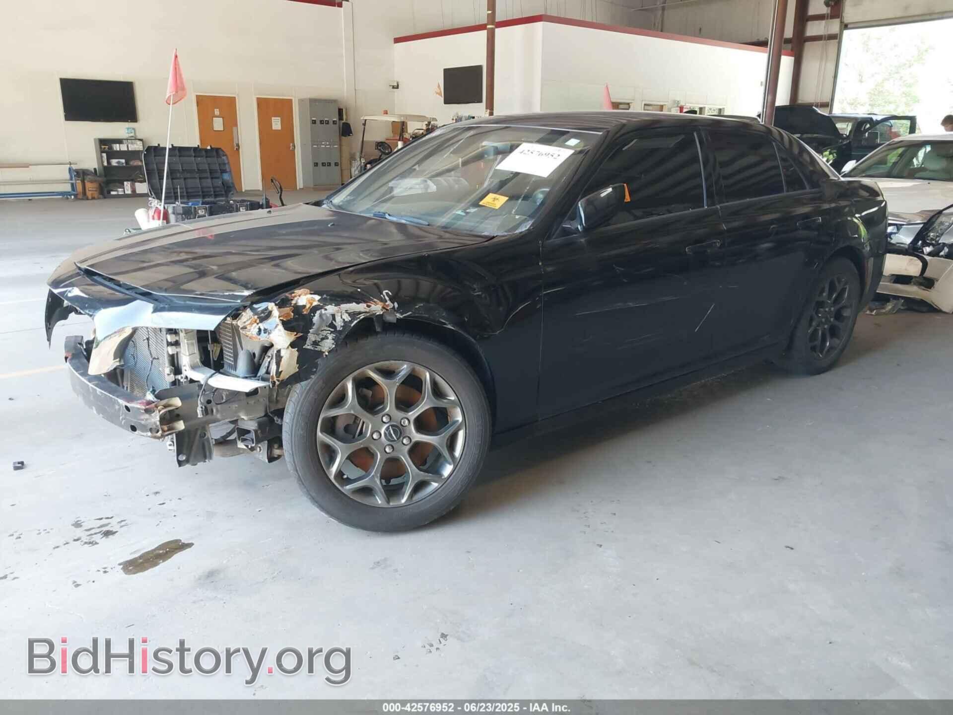 2017 CHRYSLER 300 - VIN: 2C3CCAGG8HH591588 - Фото 2