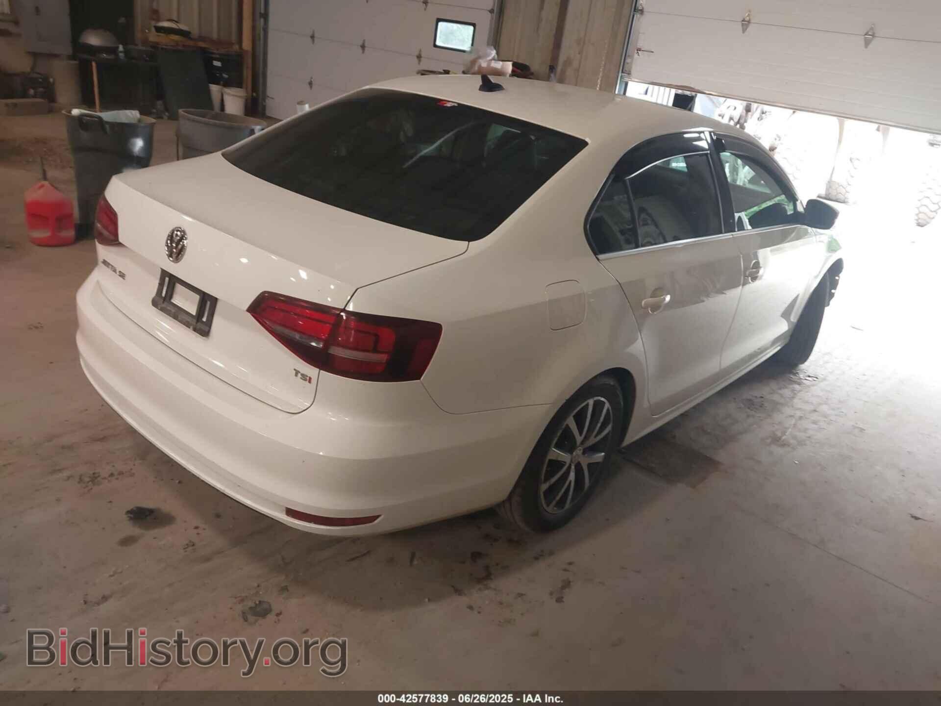 2017 VOLKSWAGEN JETTA - VIN: 3VWB67AJ1HM399403 - Фото 4