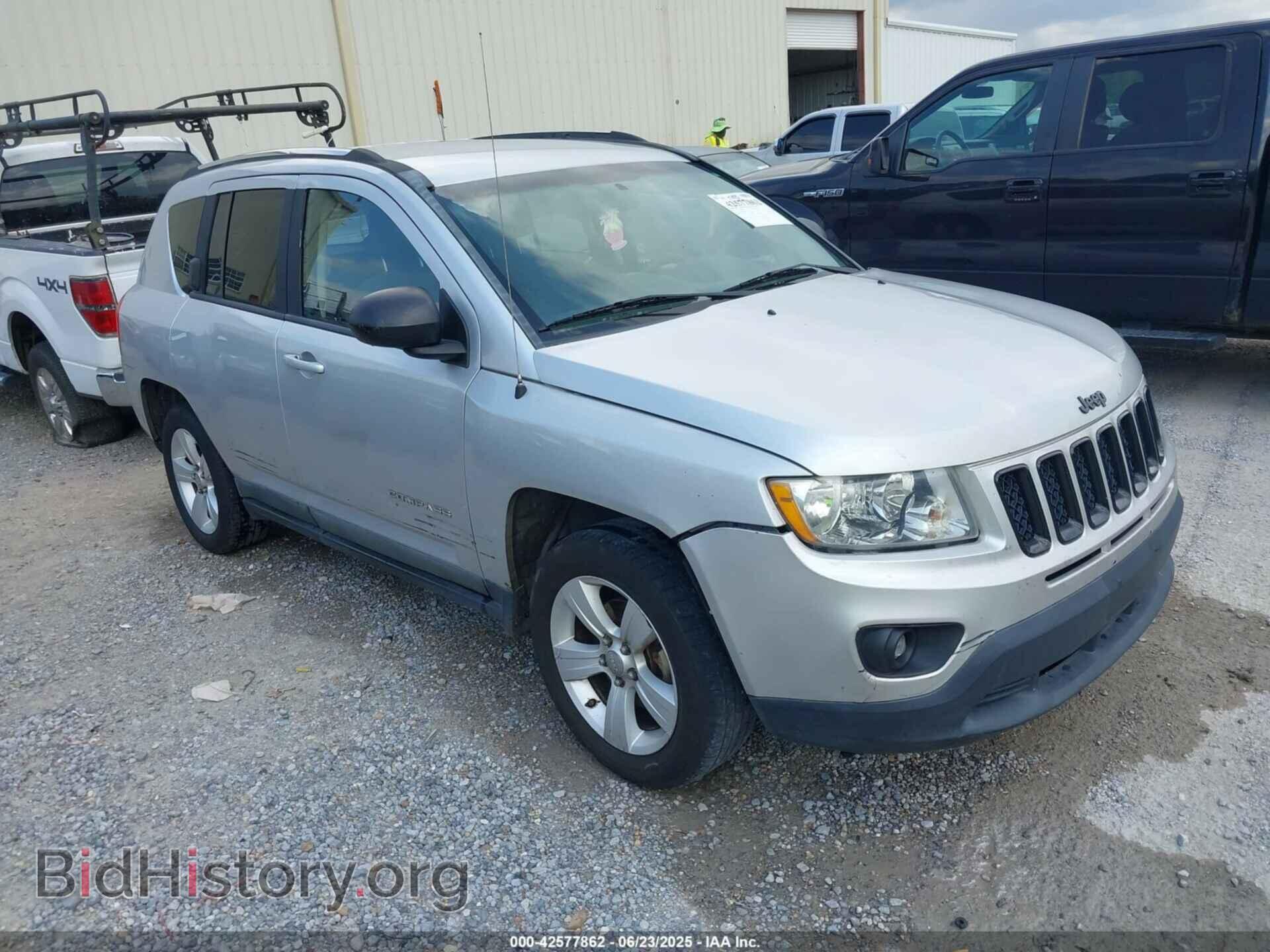 Photo 1J4NT1FA2BD286331 - JEEP COMPASS 2011