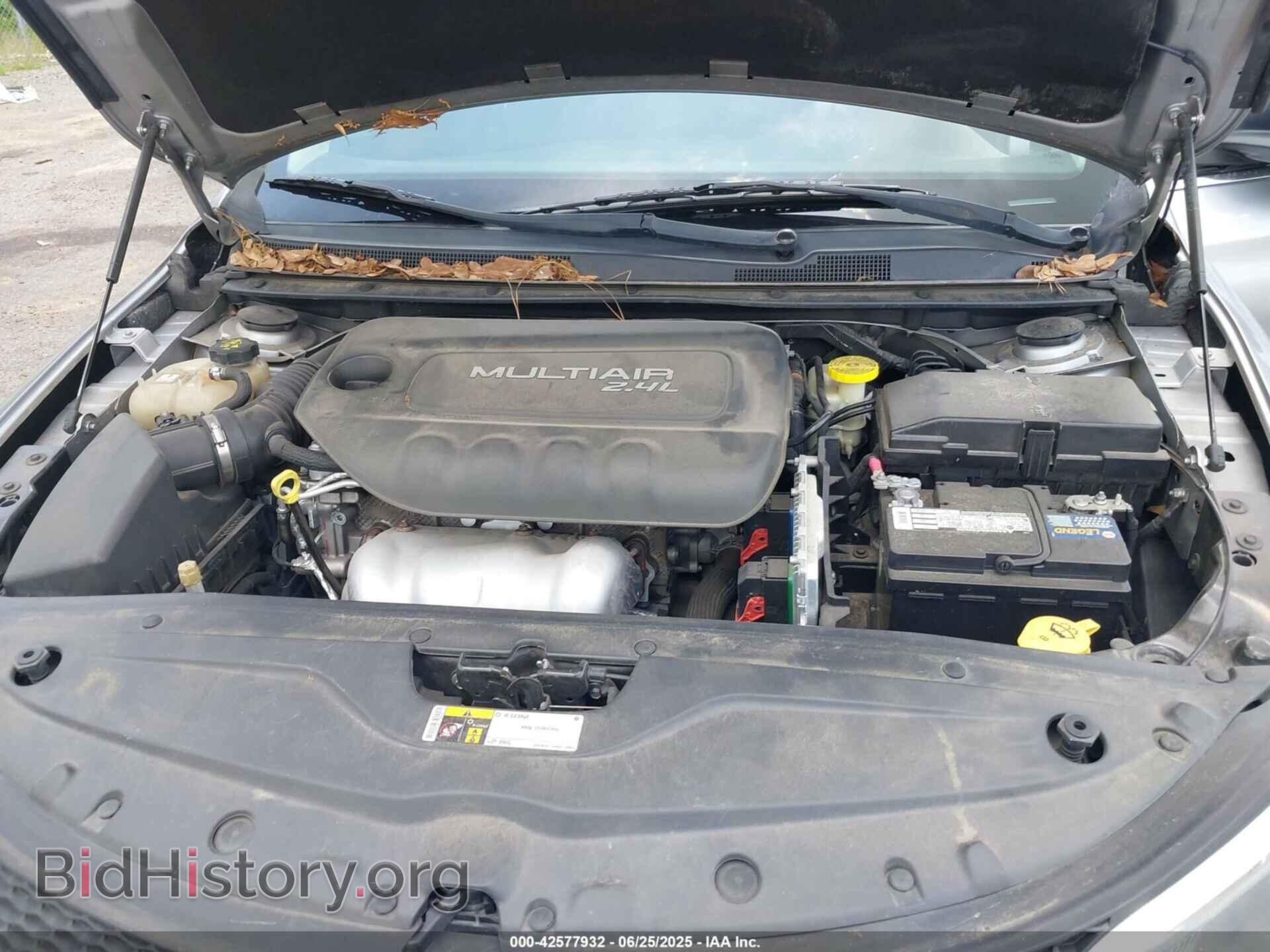 2016 CHRYSLER 200 - VIN: 1C3CCCAB2GN142597 - Фото 10