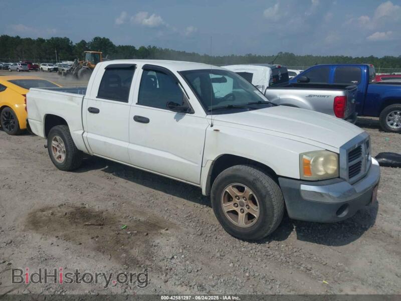 2005 Dodge DAKOTA SLT (VIN 1D7HE48KX5S244516) — фото 1 из 11, IAAI, повреждение: передняя часть