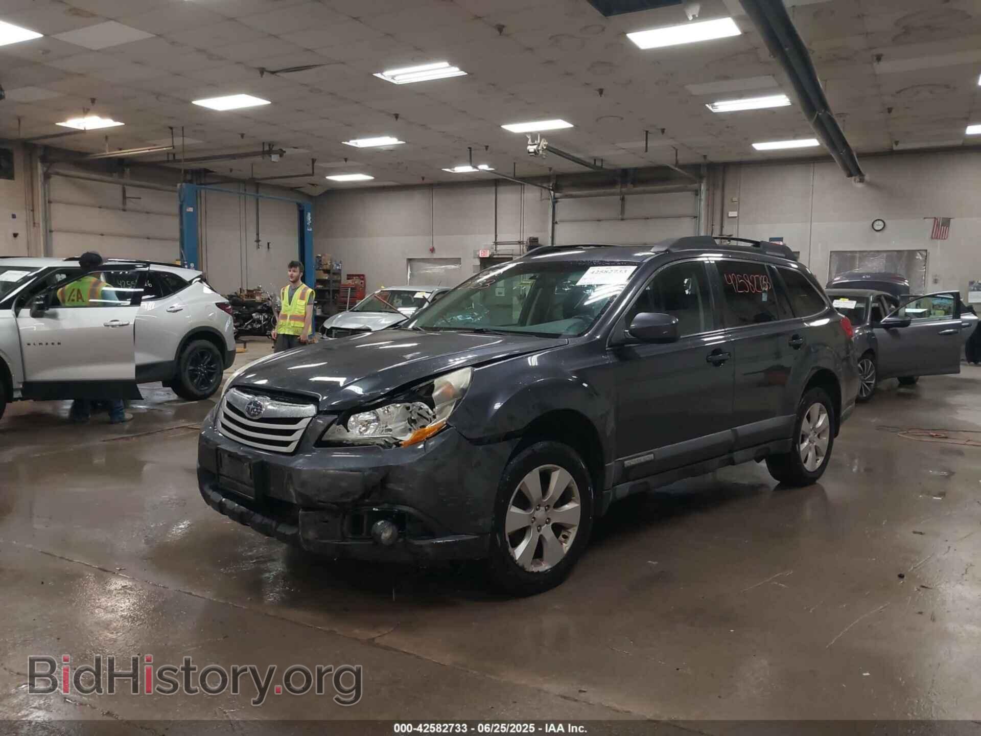 2011 SUBARU OUTBACK - VIN: 4S4BRBCC2B3355538 - Фото 2