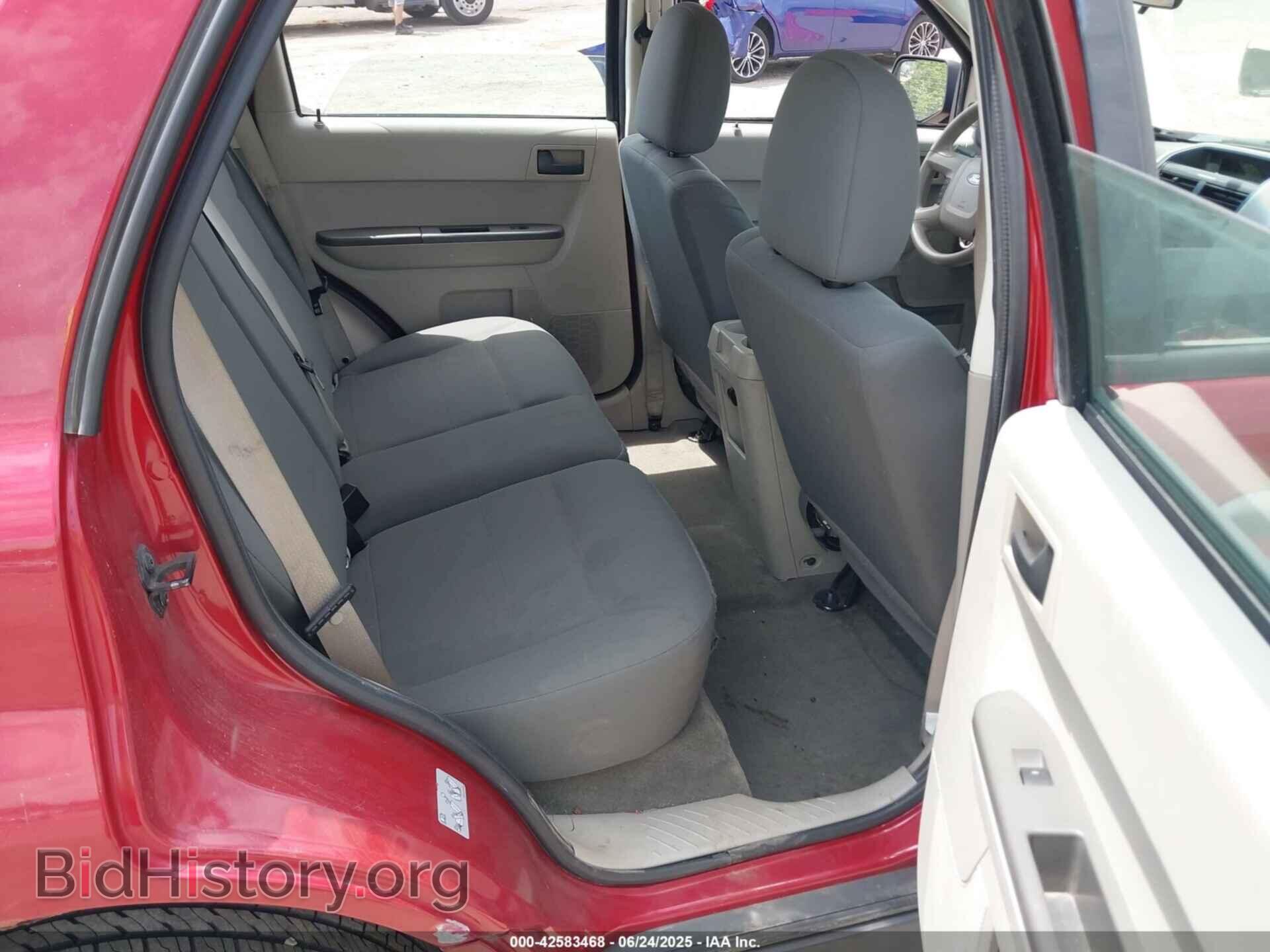 2011 FORD ESCAPE - VIN: 1FMCU0C74BKC02739 - Photo 8