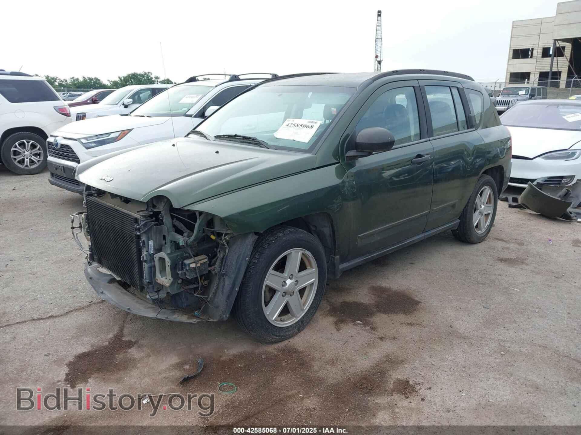 2008 JEEP COMPASS - VIN: 1J8FT47W88D557870 - Фото 2