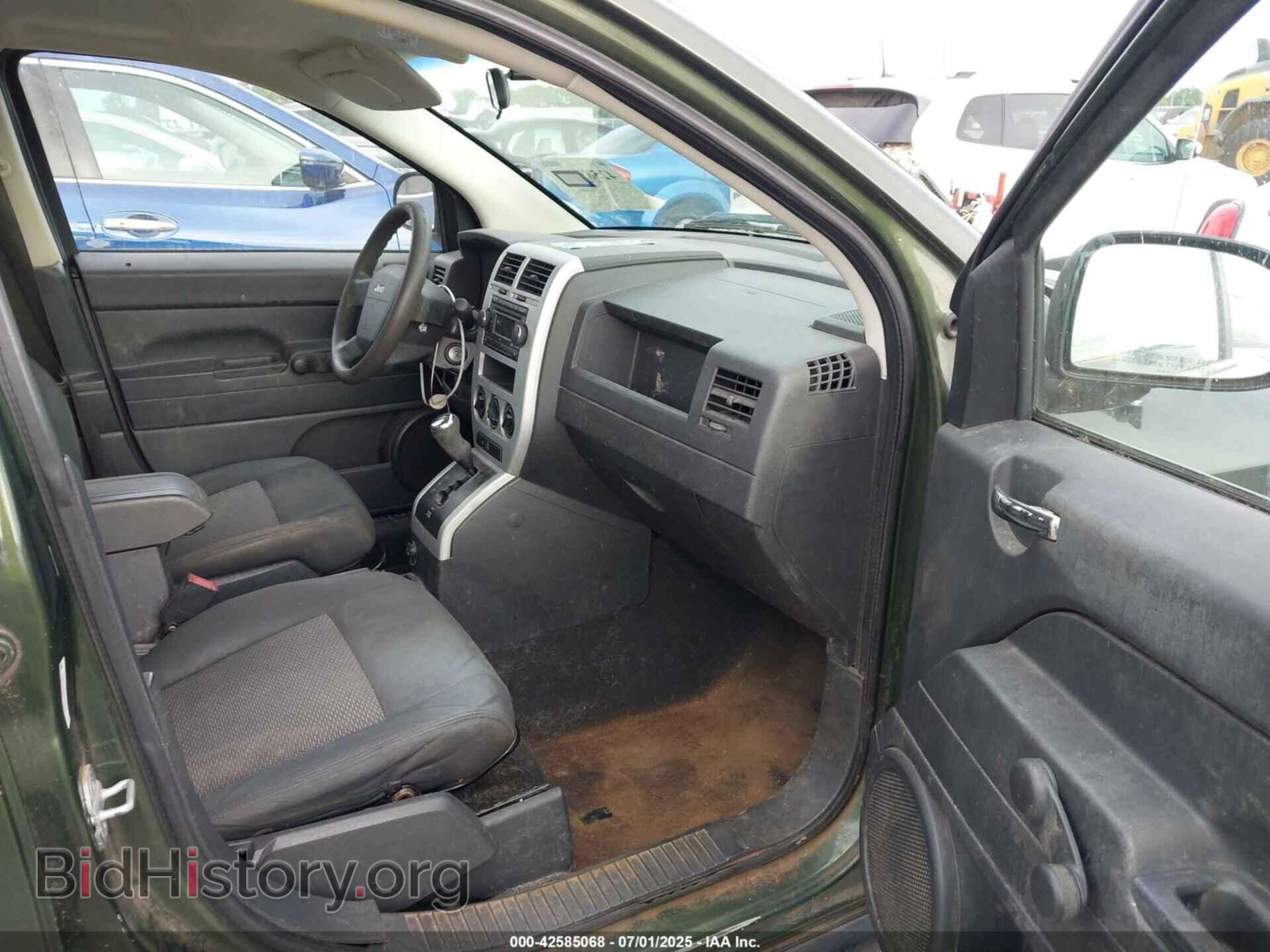 2008 JEEP COMPASS - VIN: 1J8FT47W88D557870 - Фото 5