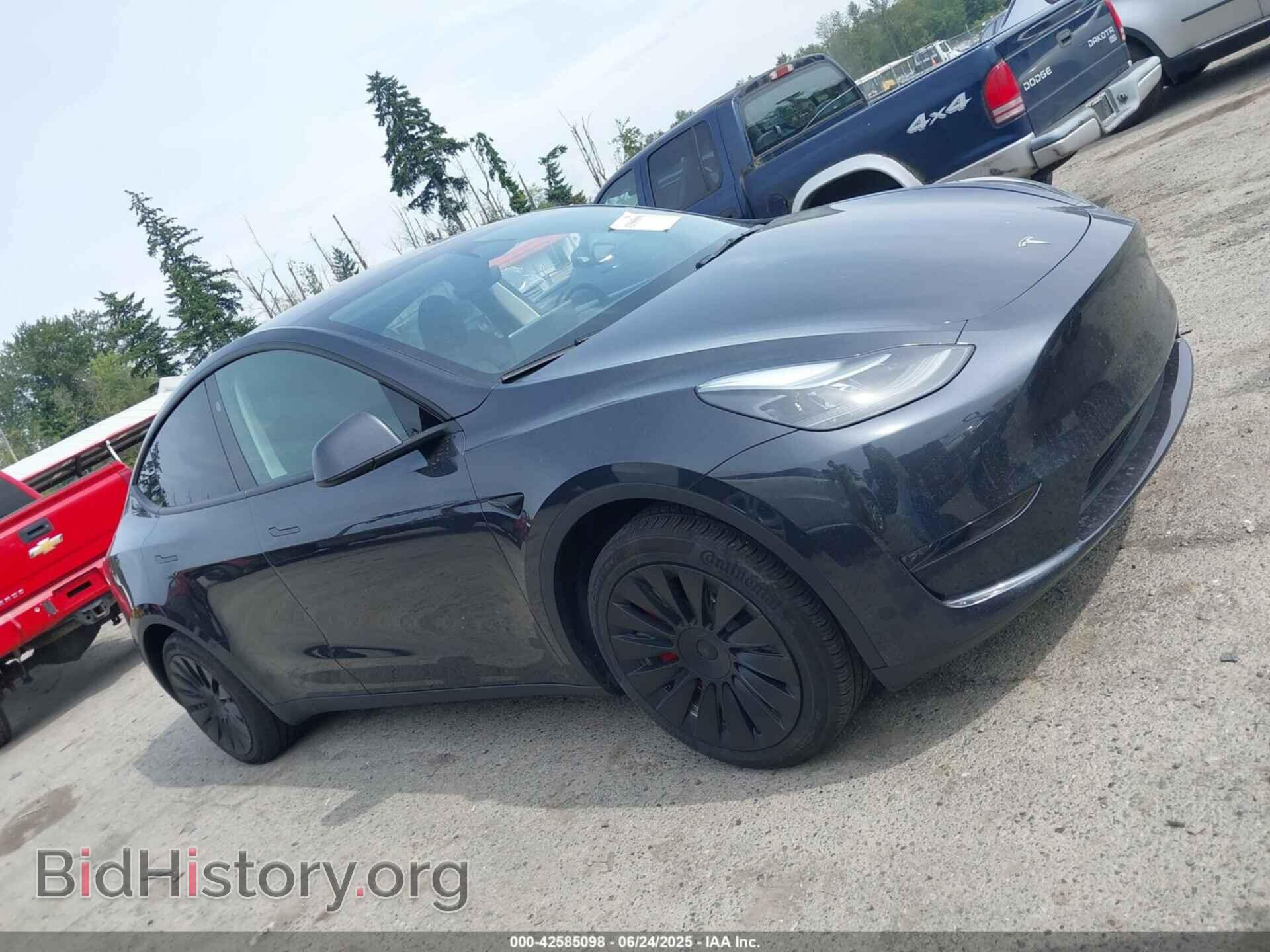 2024 TESLA MODEL Y - VIN: 7SAYGDEDXRF054960 - Фото 12