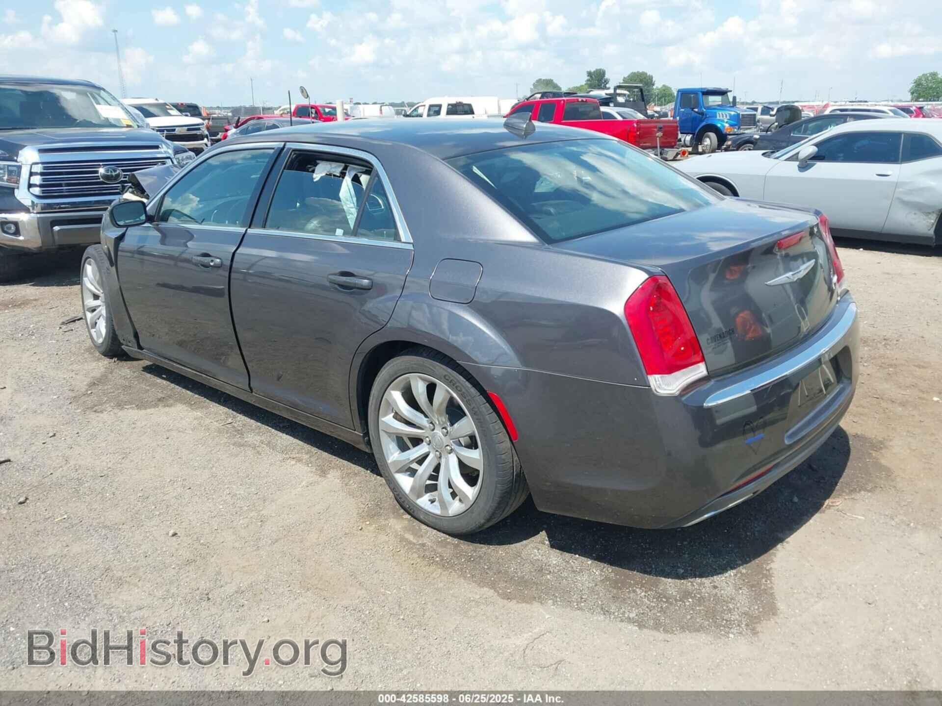 2016 CHRYSLER 300 - VIN: 2C3CCAAG7GH313837 - Фото 3