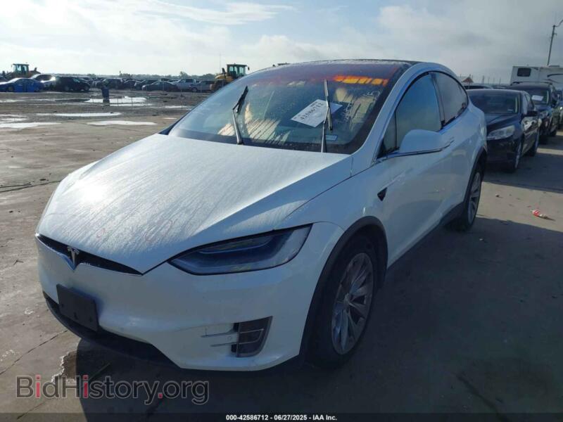 2017 Tesla MODEL X (VIN 5YJXCAE27HF043639) — photo 2 of 18