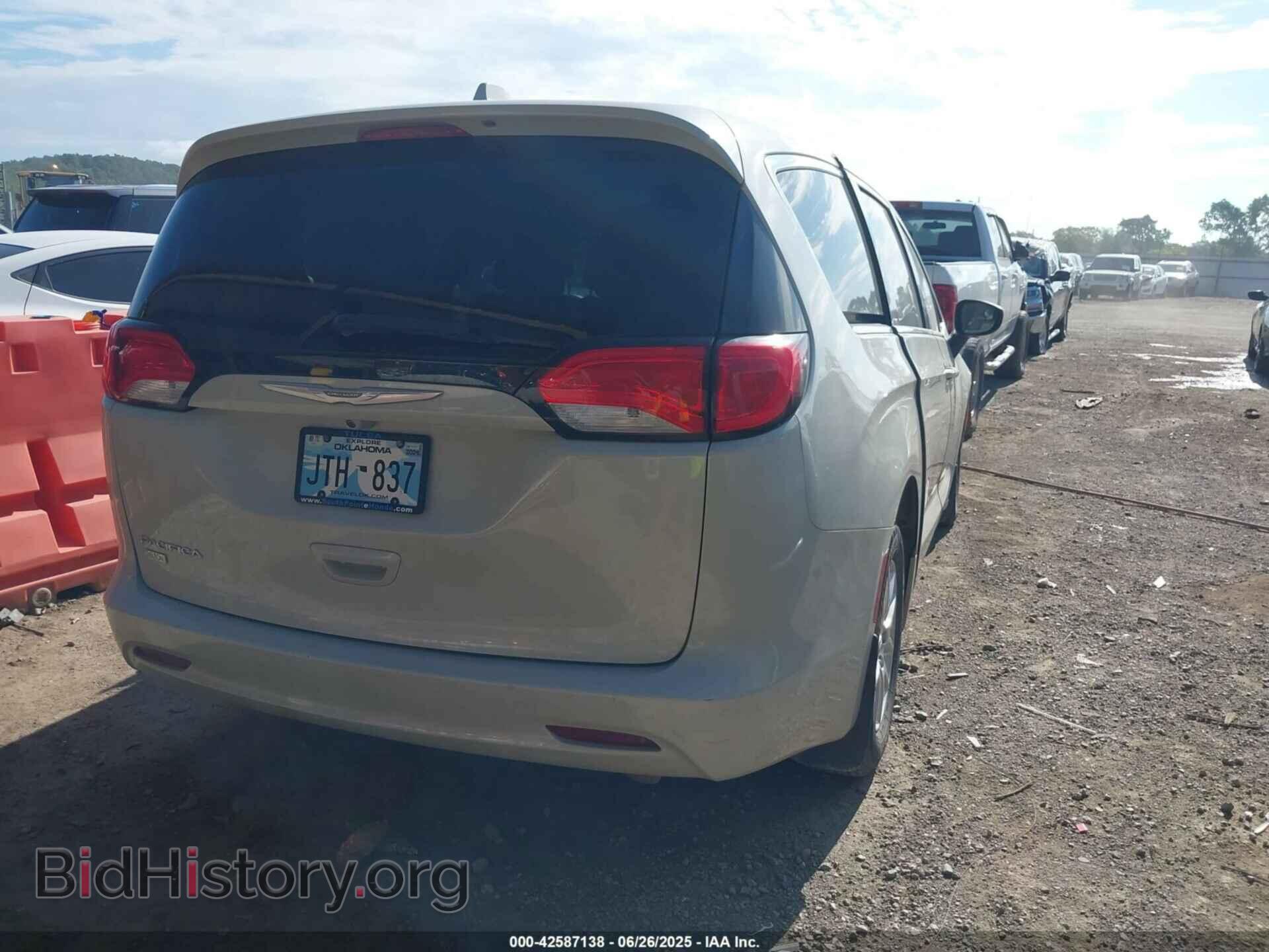 2017 CHRYSLER PACIFICA - VIN: 2C4RC1CG8HR553607 - Photo 4