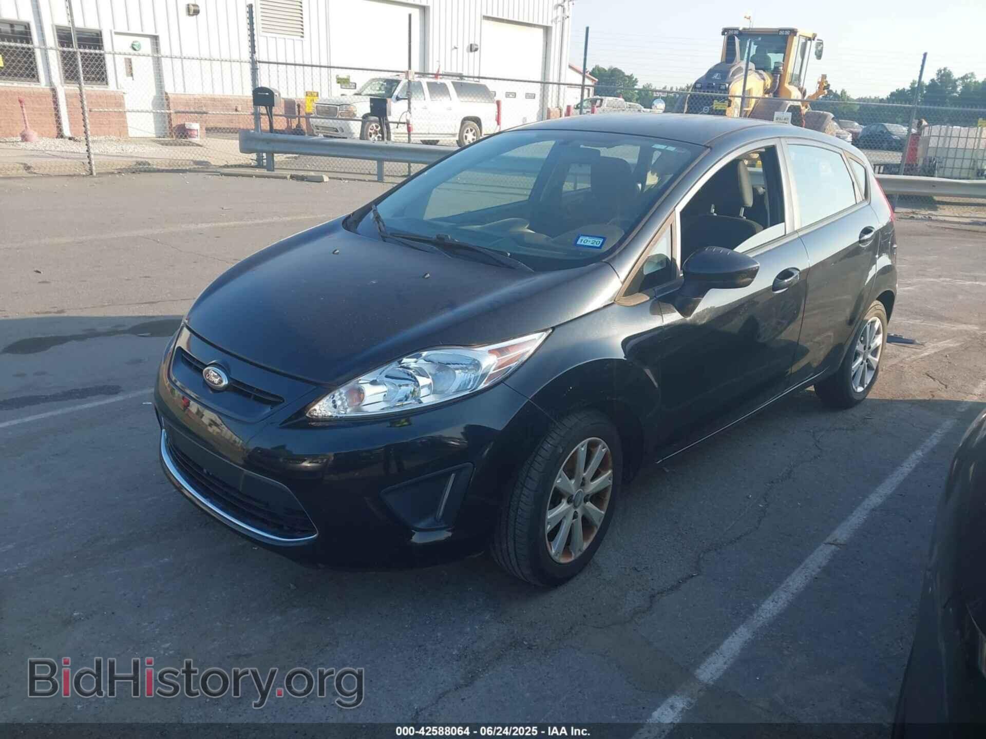 2011 FORD FIESTA - VIN: 3FADP4EJ2BM233373 - Photo 2