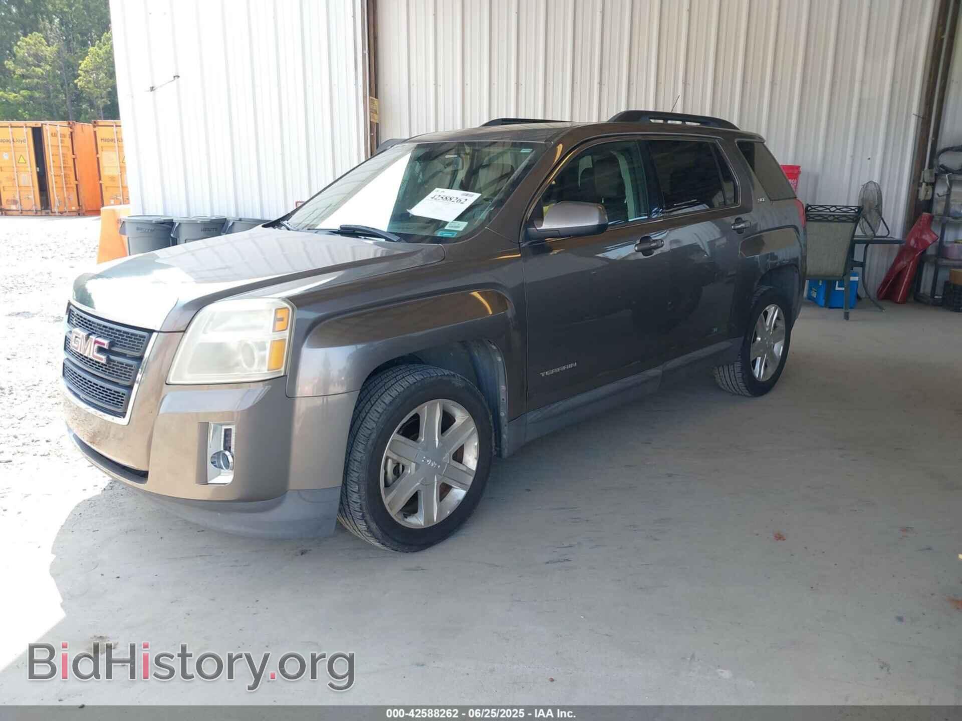 2011 GMC TERRAIN - VIN: 2CTALUEC0B6365573 - Photo 2