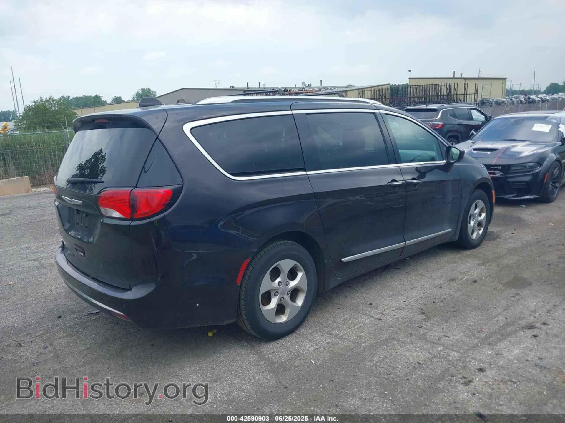 2017 CHRYSLER PACIFICA - VIN: 2C4RC1EG6HR747646 - Фото 4