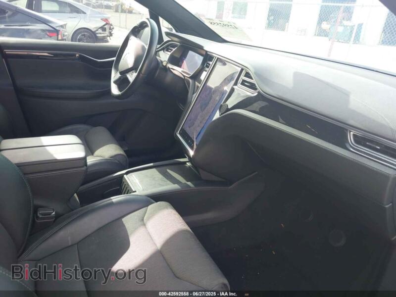 2017 Tesla MODEL X (VIN 5YJXCAE29HF077467) — фото 5 из 16