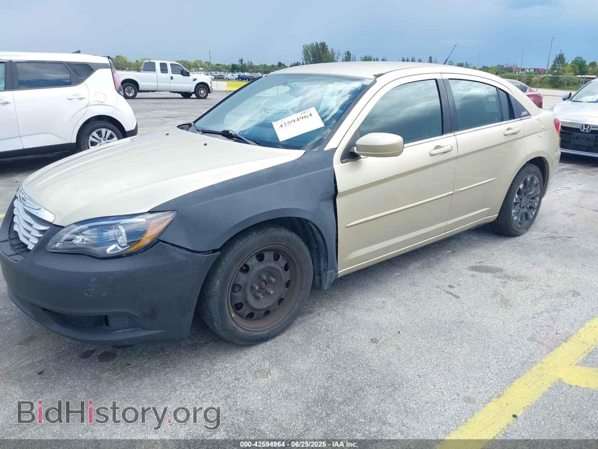 2011 CHRYSLER 200 - VIN: 1C3BC4FB2BN515785 - Фото 2