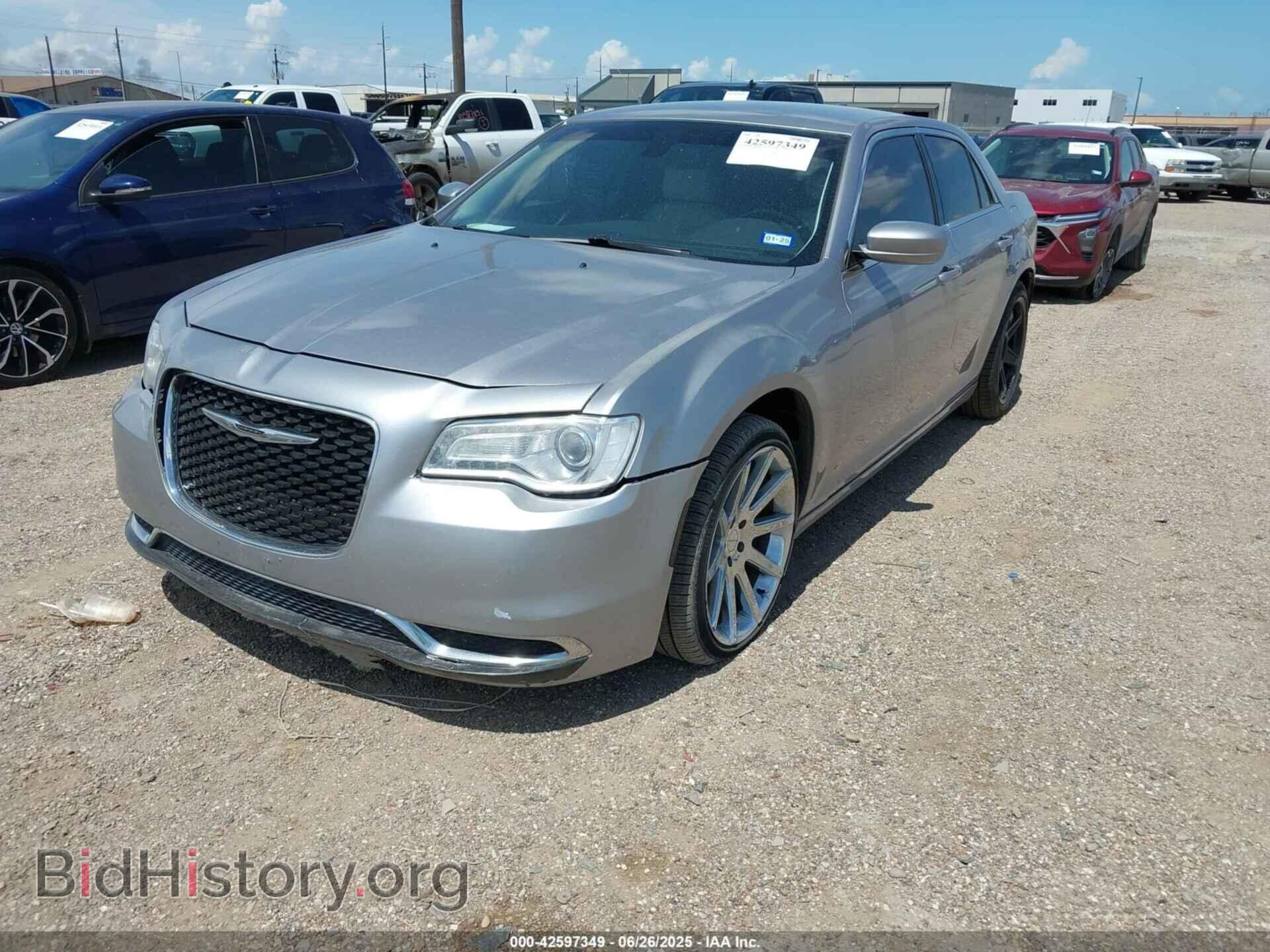 2015 CHRYSLER 300 - VIN: 2C3CCAAG2FH766200 - Фото 2