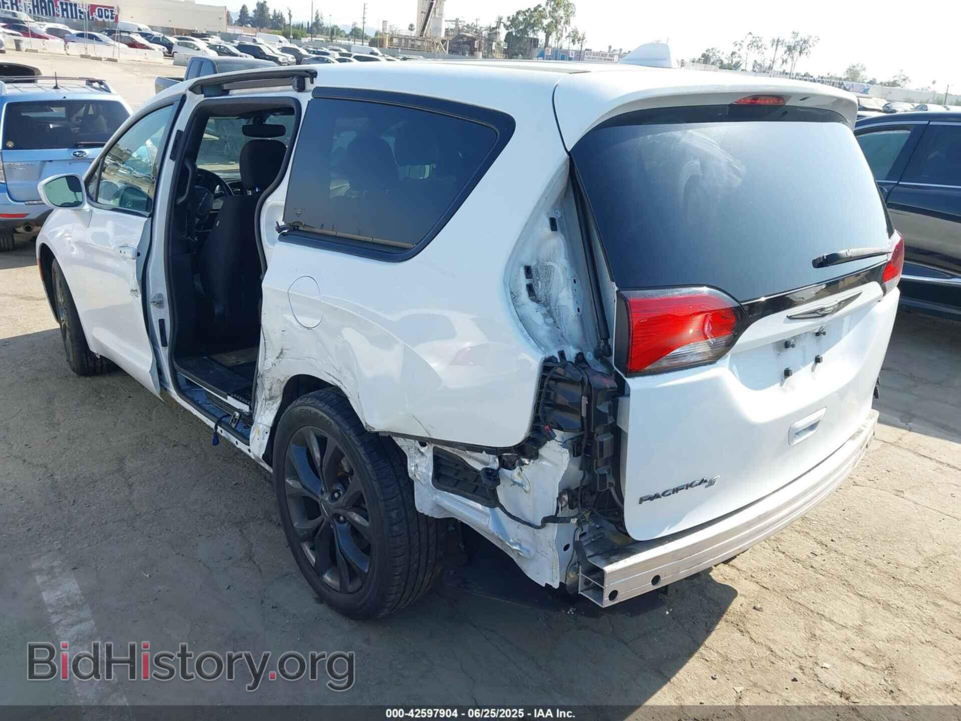 2020 CHRYSLER PACIFICA - VIN: 2C4RC1FG6LR134112 - Фото 3