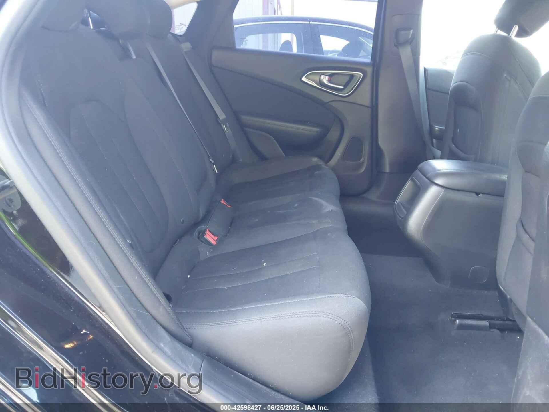 2015 CHRYSLER 200 - VIN: 1C3CCCAB5FN759393 - Фото 8