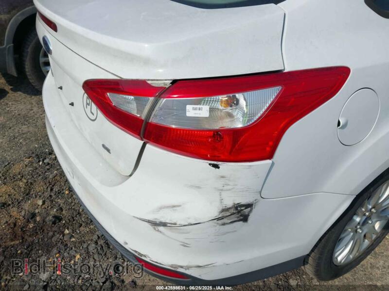 2012 Ford FOCUS (VIN 1FAHP3F21CL192126) — photo 13 of 17