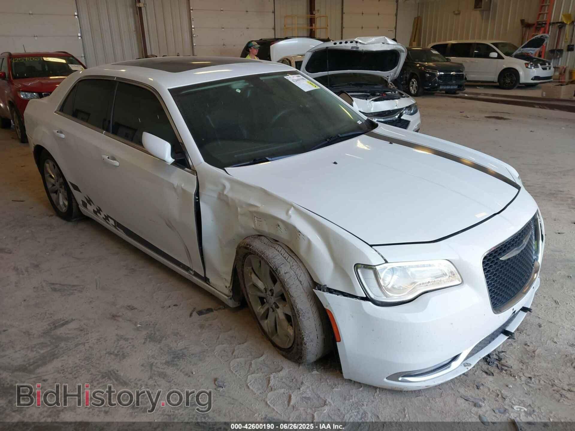 2016 CHRYSLER 300 - VIN: 2C3CCARG3GH224741 - Photo 6