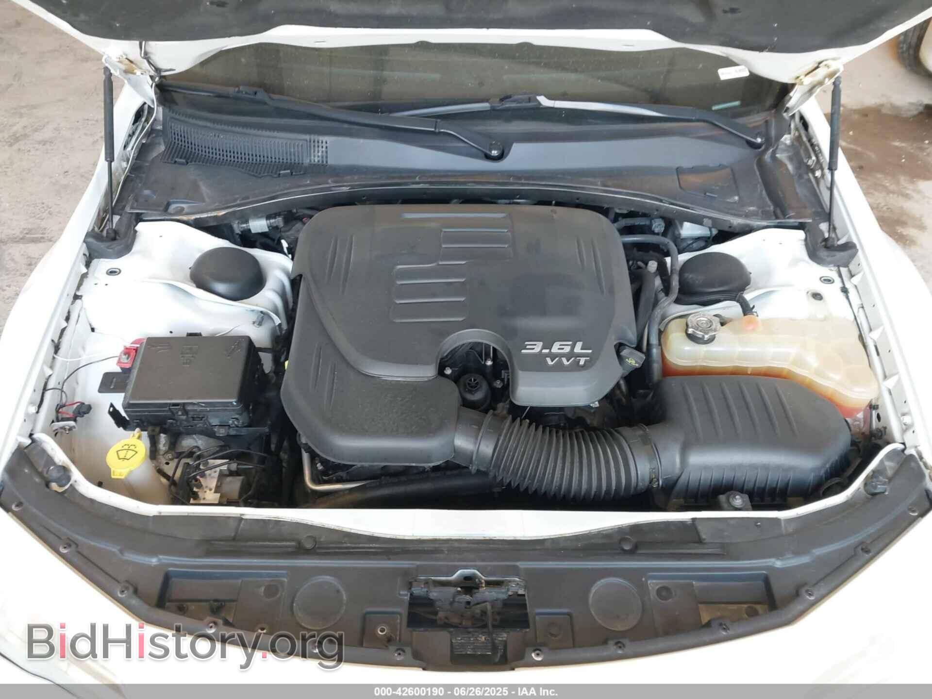 2016 CHRYSLER 300 - VIN: 2C3CCARG3GH224741 - Photo 10