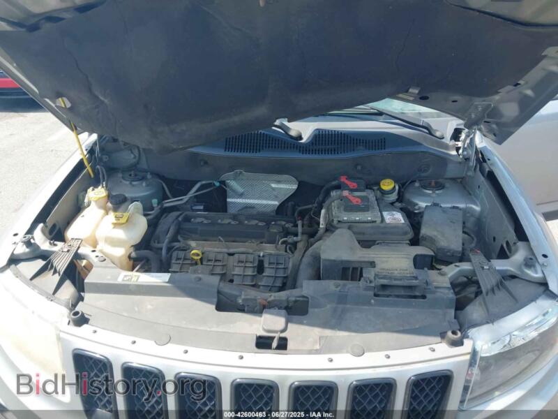 2015 Jeep COMPASS (VIN 1C4NJCBA8FD329329) — photo 10 of 12