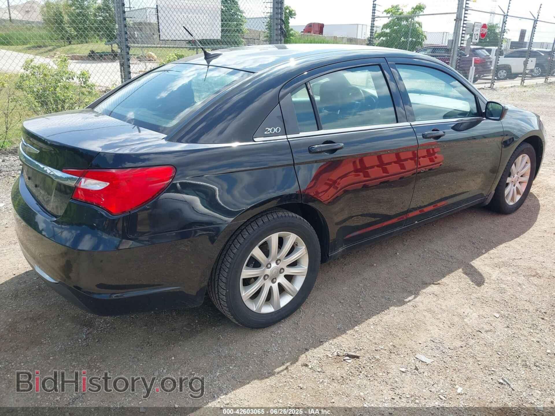 2011 CHRYSLER 200 - VIN: 1C3BC1FB4BN625137 - Фото 4