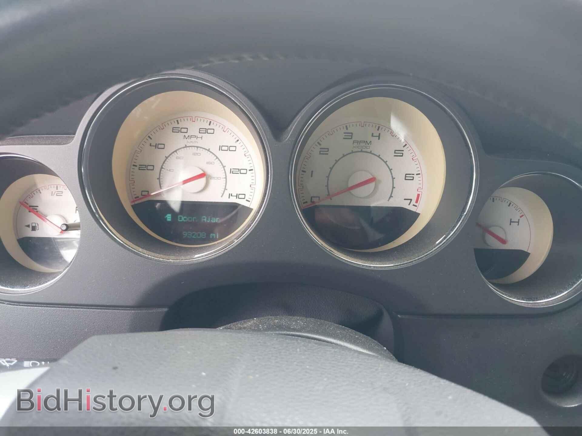 2014 DODGE CHALLENGER - VIN: 2C3CDYAG3EH111175 - Фото 7