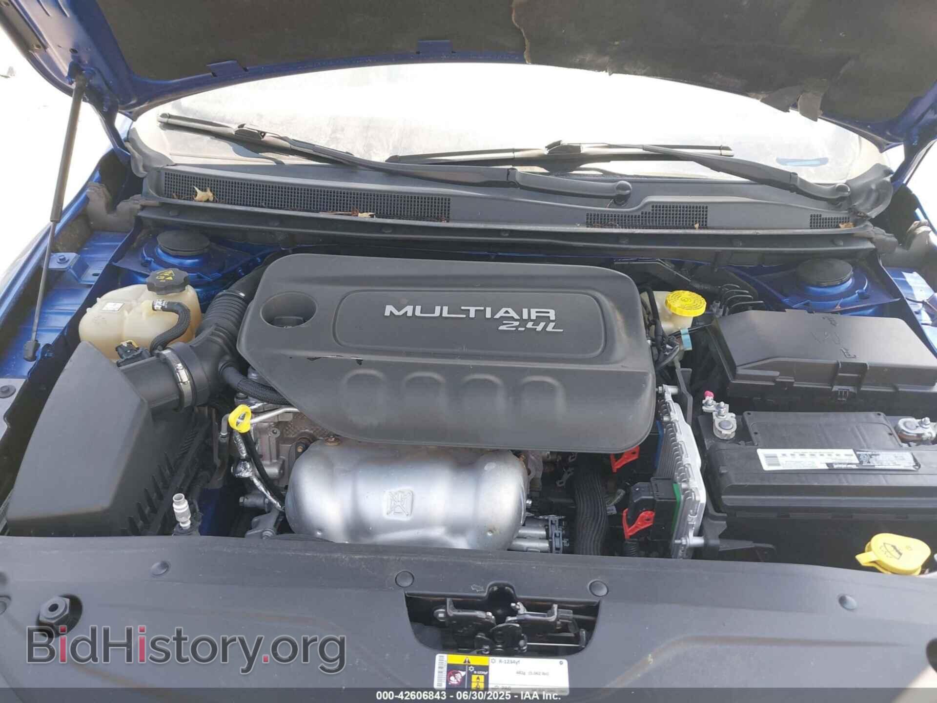 2016 CHRYSLER 200 - VIN: 1C3CCCAB4GN142651 - Фото 10