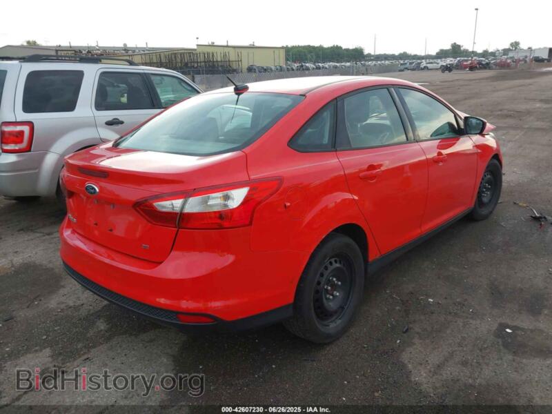 2012 Ford FOCUS (VIN 1FAHP3F24CL256207) — photo 4 of 15