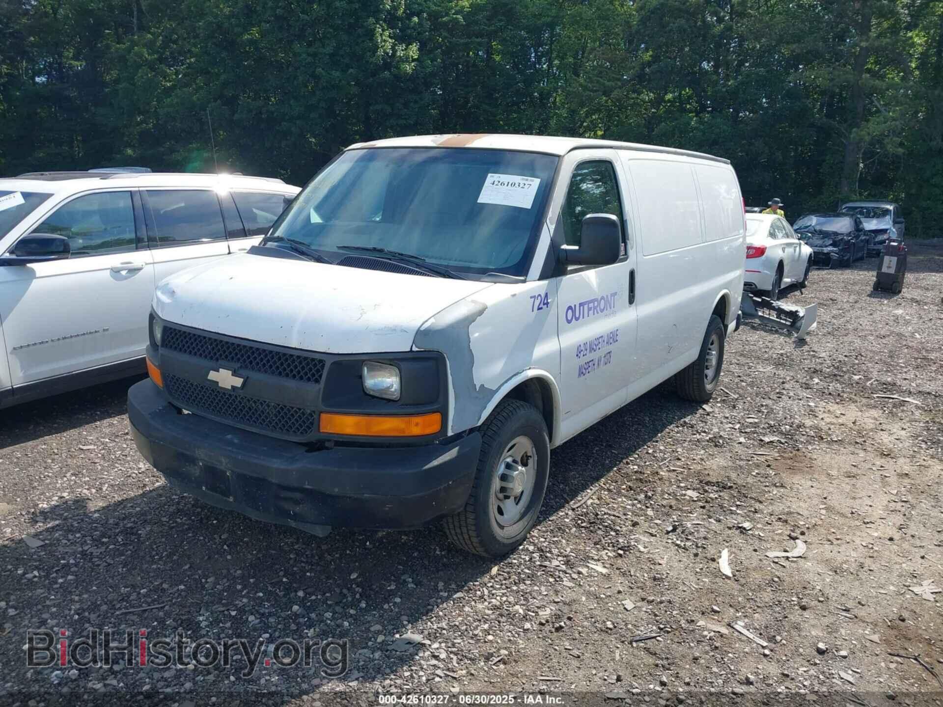 2010 CHEVROLET EXPRESS 2500 - VIN: 1GCZGFBA0A1122574 - Фото 2