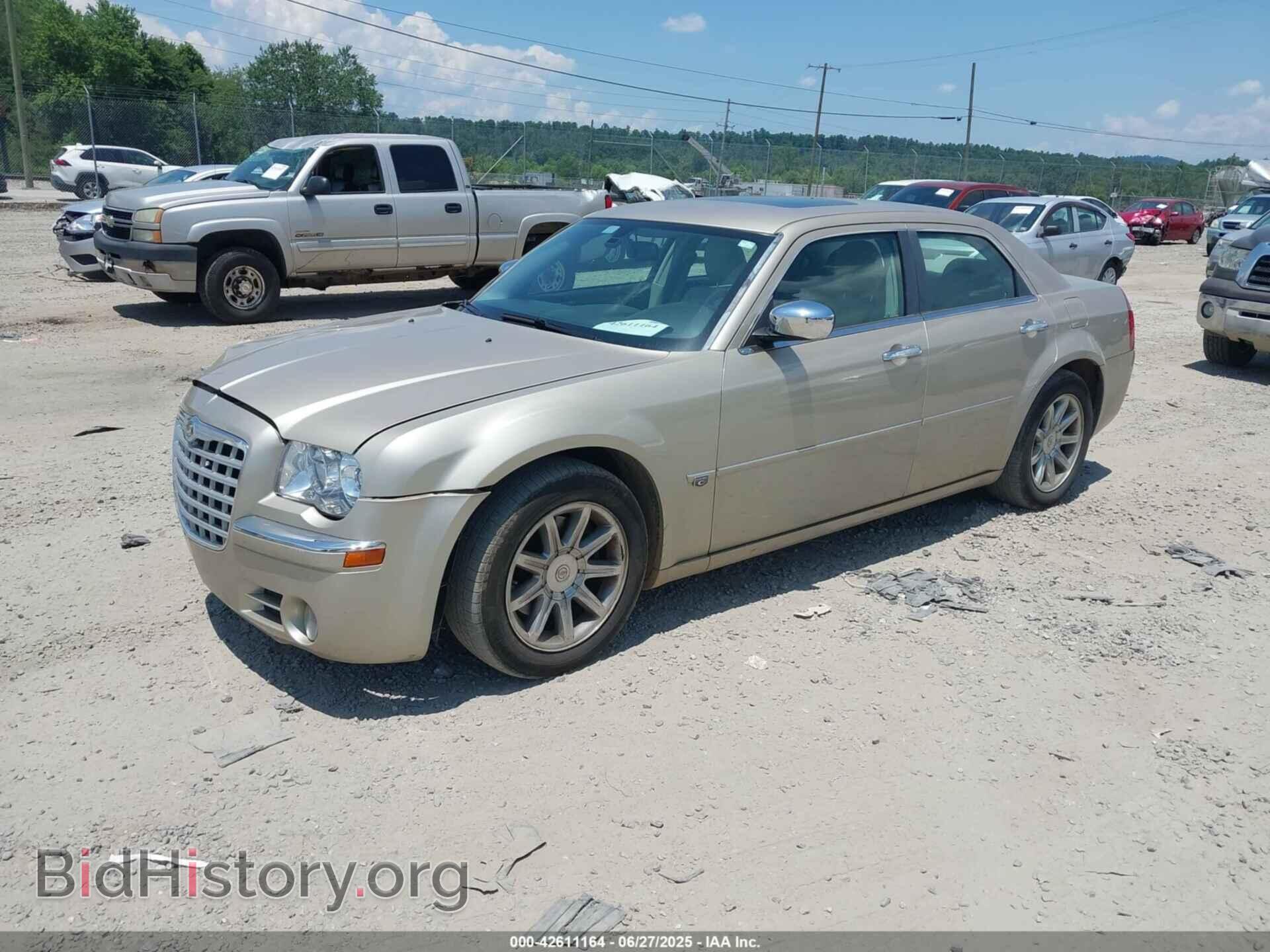 2006 CHRYSLER 300C - VIN: 2C3KA63H06H290601 - Фото 2