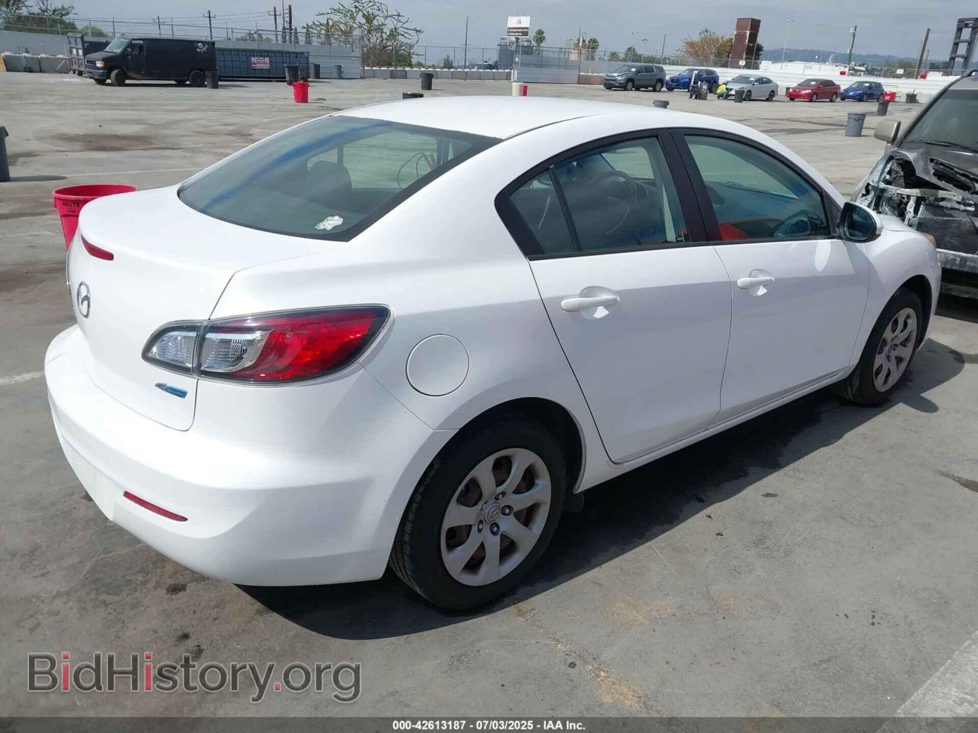 2013 MAZDA MAZDA3 - VIN: JM1BL1UP3D1782646 - Фото 4