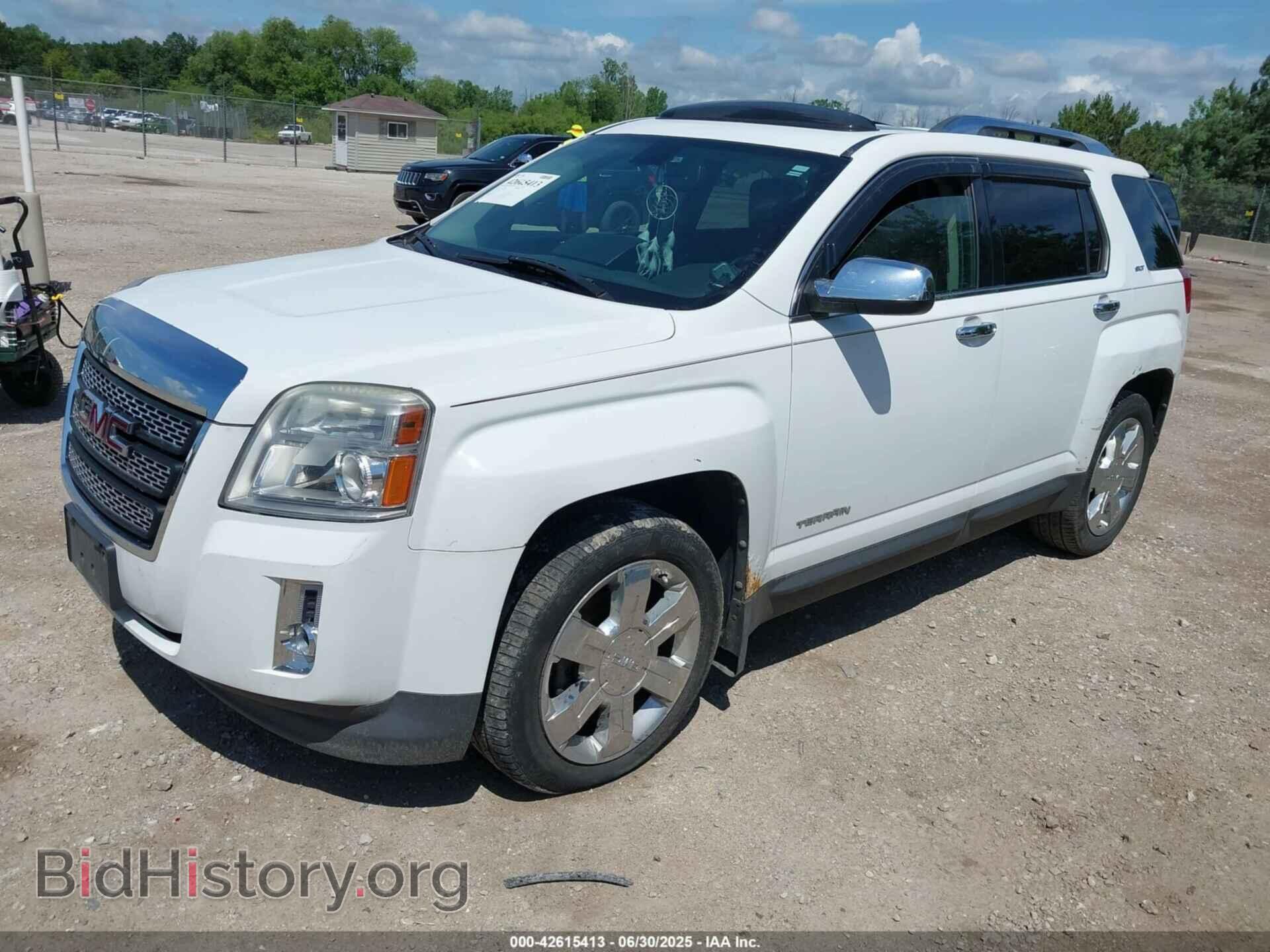 2011 GMC TERRAIN - VIN: 2CTFLXE50B6207159 - Photo 2