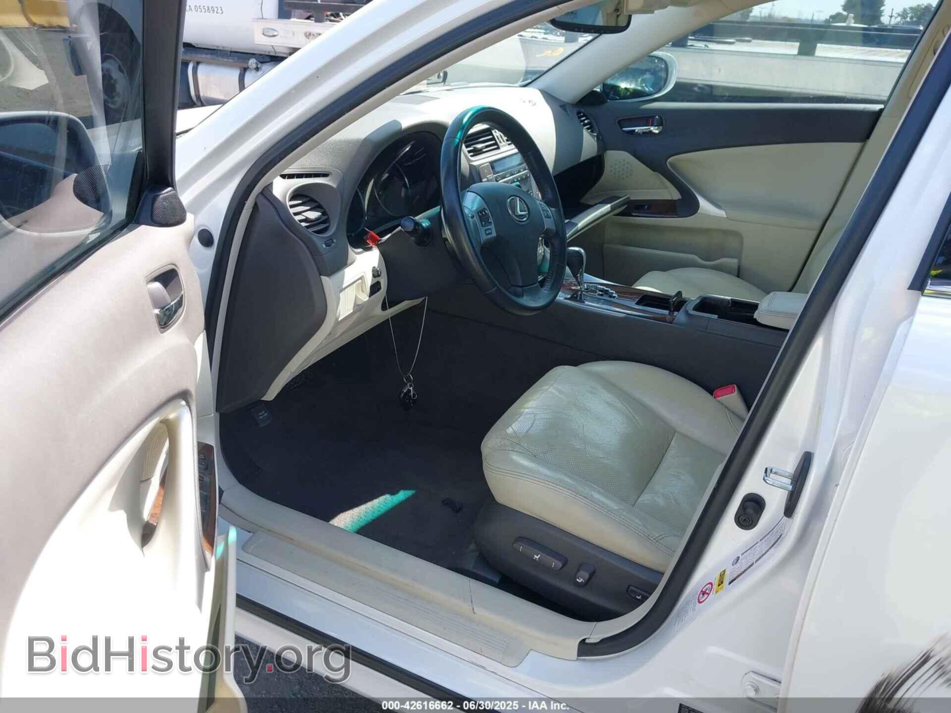 2011 LEXUS IS 250 - VIN: JTHBF5C24B5133785 - Photo 5