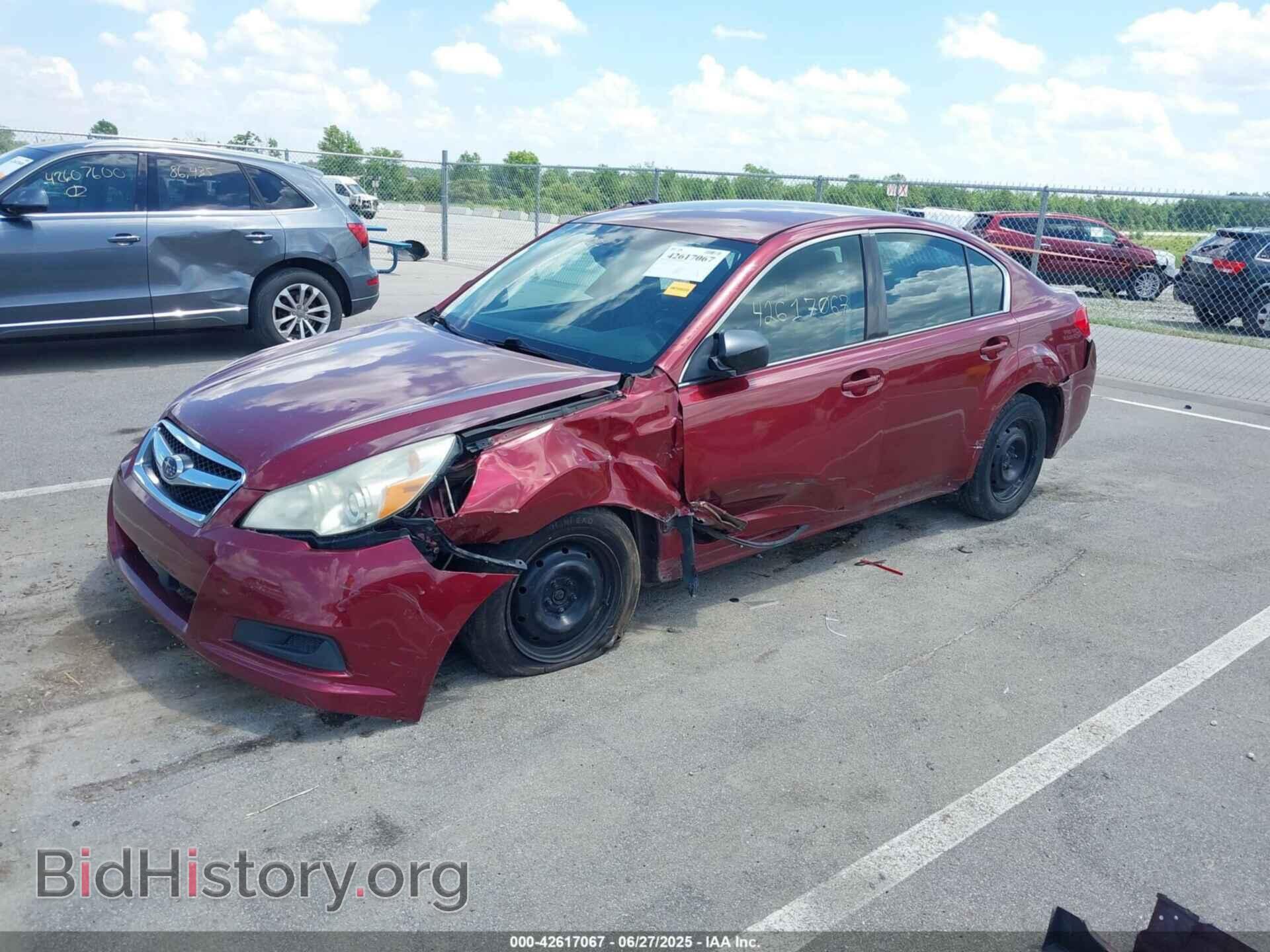 2011 SUBARU LEGACY - VIN: 4S3BMBA69B3212764 - Фото 2