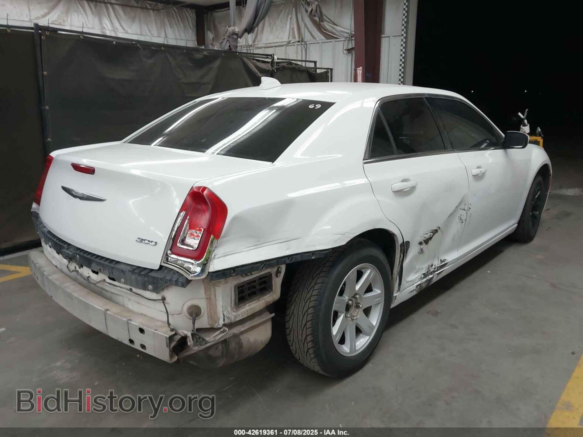 2015 CHRYSLER 300 - VIN: 2C3CCAAG3FH845617 - Фото 4