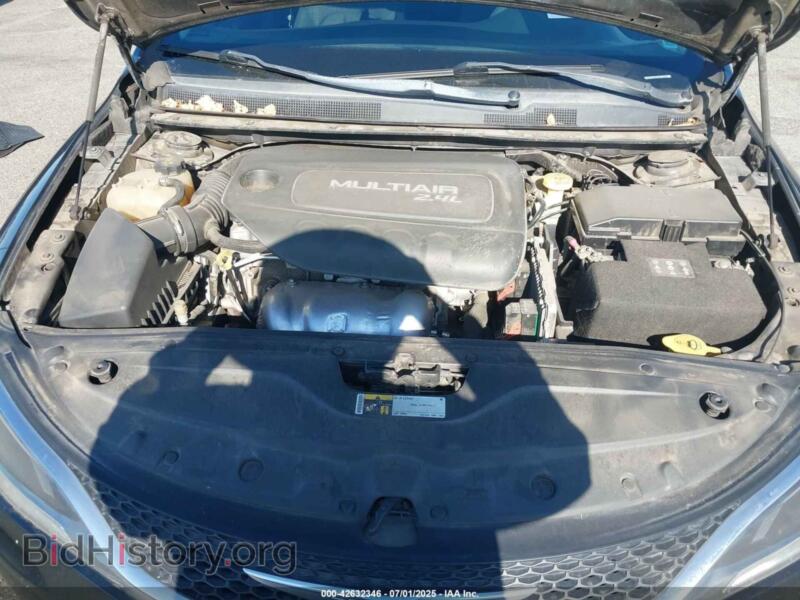 2016 Chrysler 200 (VIN 1C3CCCAB0GN183939) — photo 10 of 16