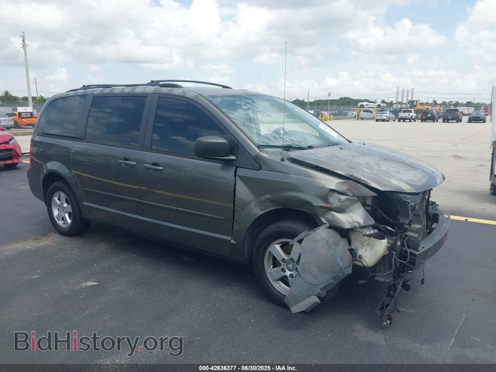 Photo 2D4RN4DE9AR283093 - DODGE GRAND CARAVAN 2010