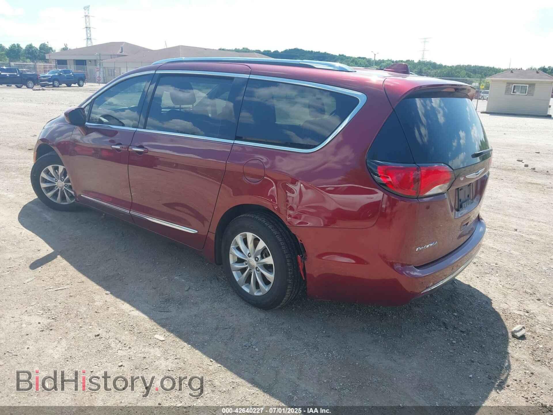 2018 CHRYSLER PACIFICA - VIN: 2C4RC1BG2JR119187 - Фото 3
