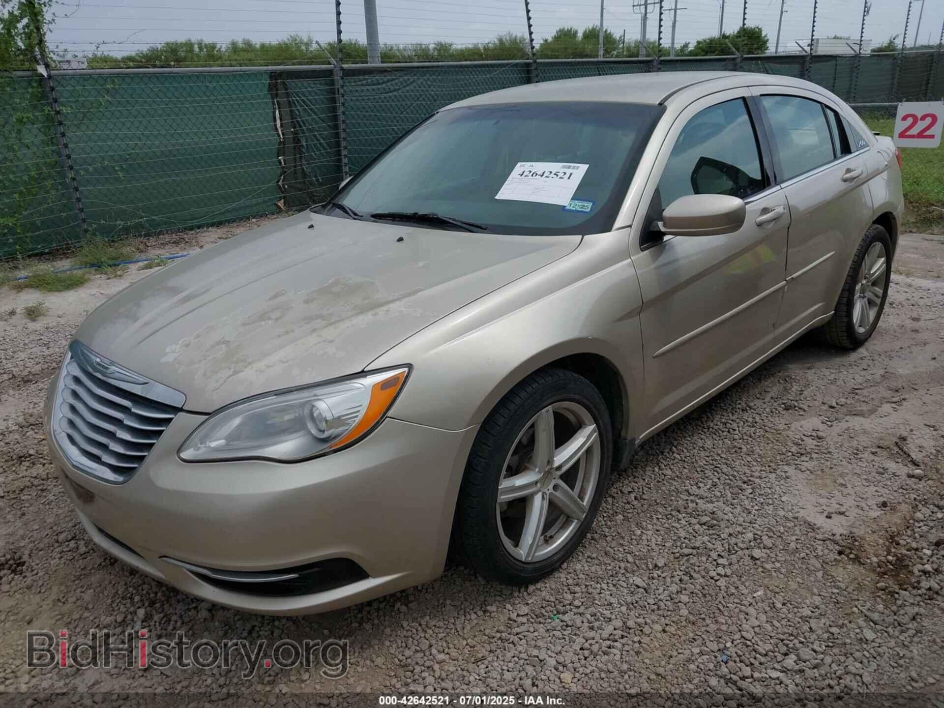 2013 CHRYSLER 200 - VIN: 1C3CCBBB8DN666048 - Фото 2