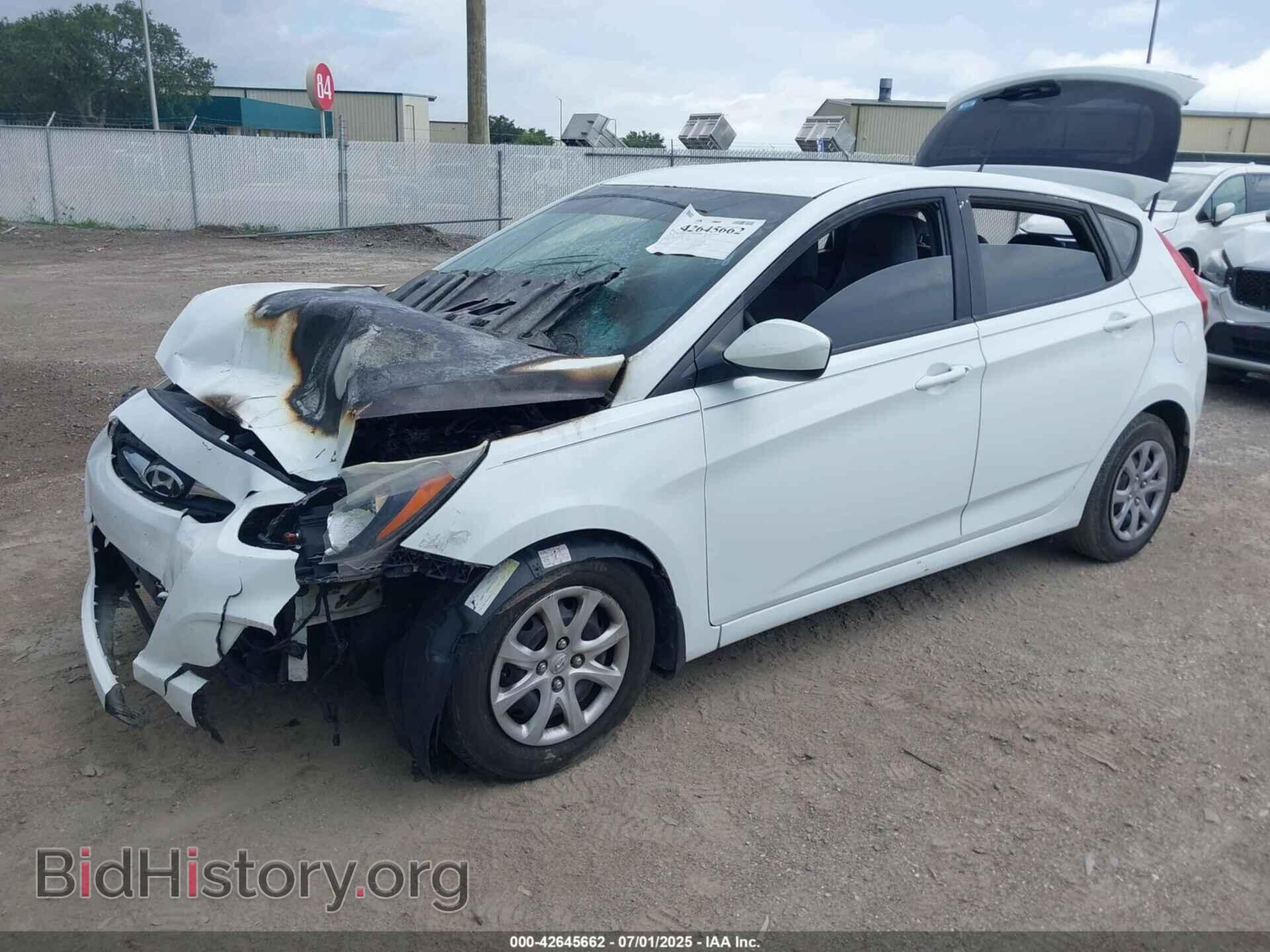 2013 HYUNDAI ACCENT - VIN: KMHCT5AE7DU114356 - Фото 2