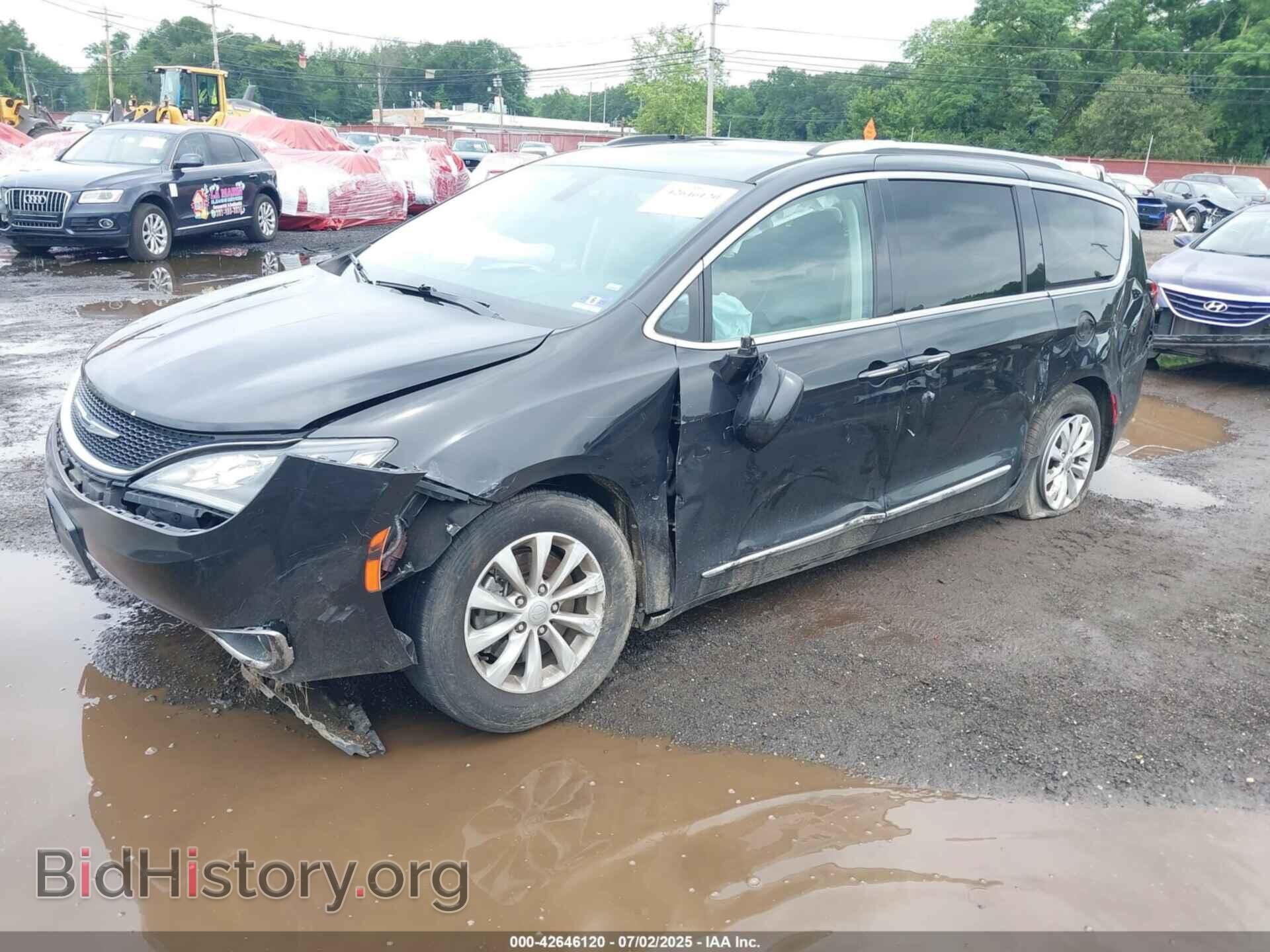 2019 CHRYSLER PACIFICA - VIN: 2C4RC1BG0KR551004 - Фото 2