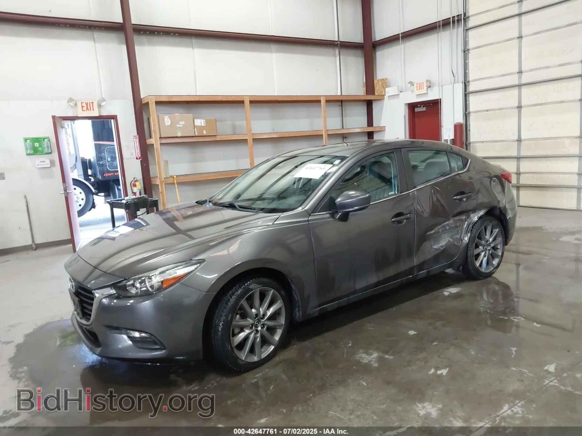 2018 MAZDA MAZDA3 - VIN: 3MZBN1V38JM215236 - Фото 2