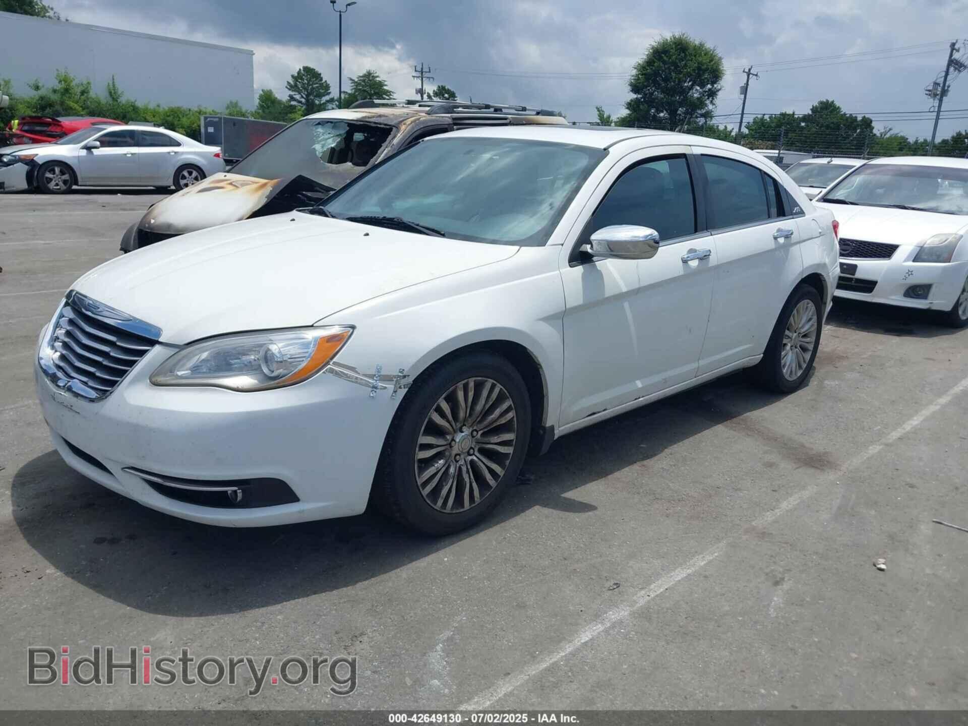 2013 CHRYSLER 200 - VIN: 1C3CCBCG6DN524064 - Фото 2