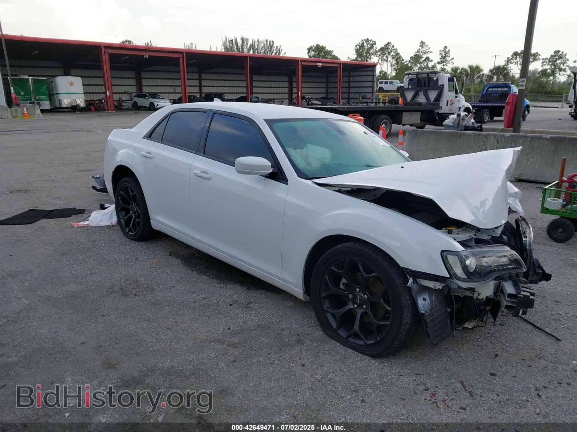 Фотография 2C3CCABG4KH708162 - CHRYSLER 300 2019