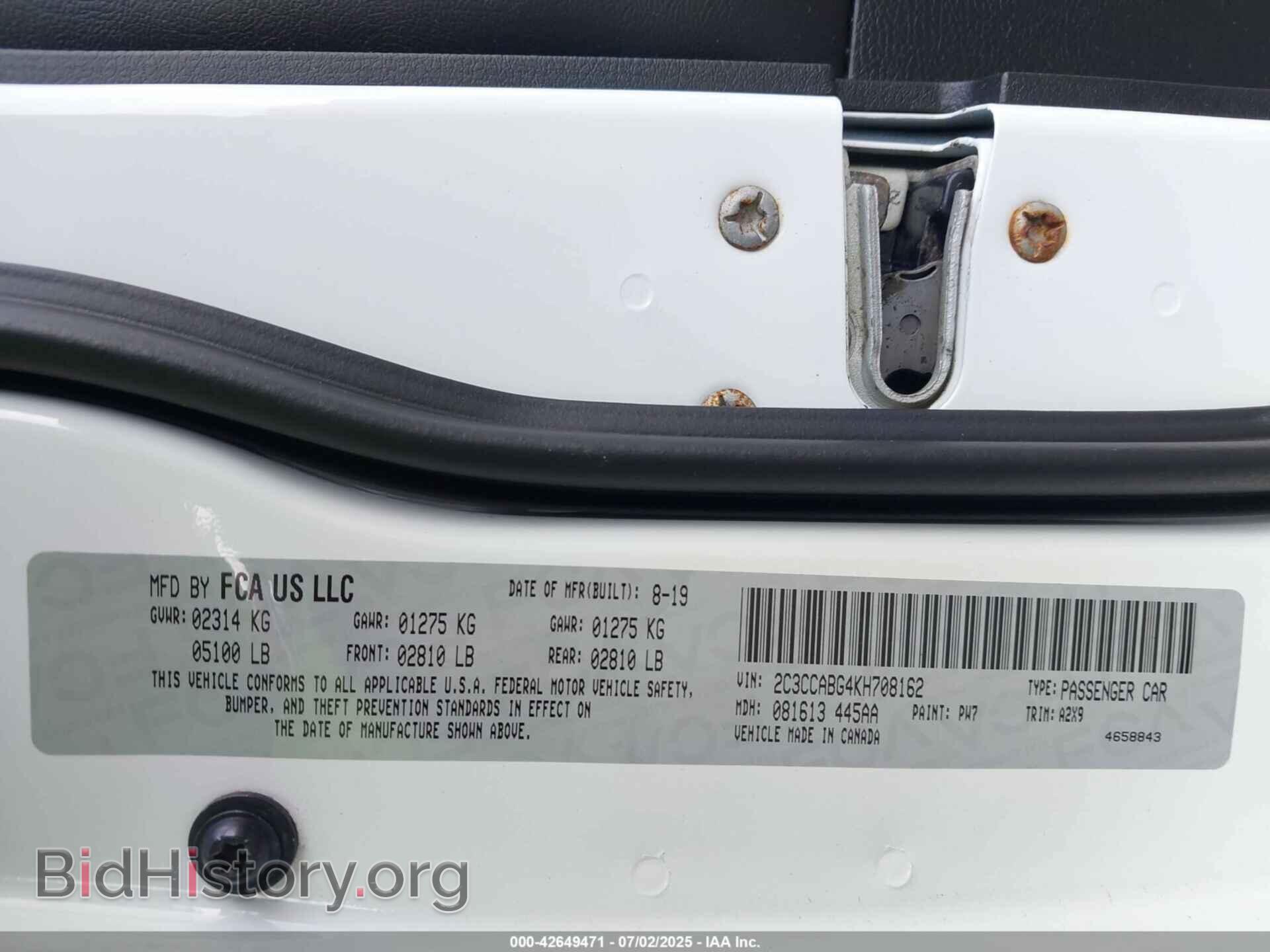 2019 CHRYSLER 300 - VIN: 2C3CCABG4KH708162 - Фото 9