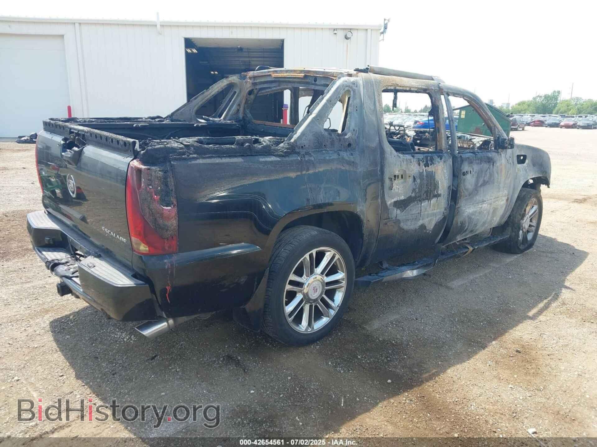 2011 CADILLAC ESCALADE EXT - VIN: 3GYT4NEF0BG283651 - Фото 4