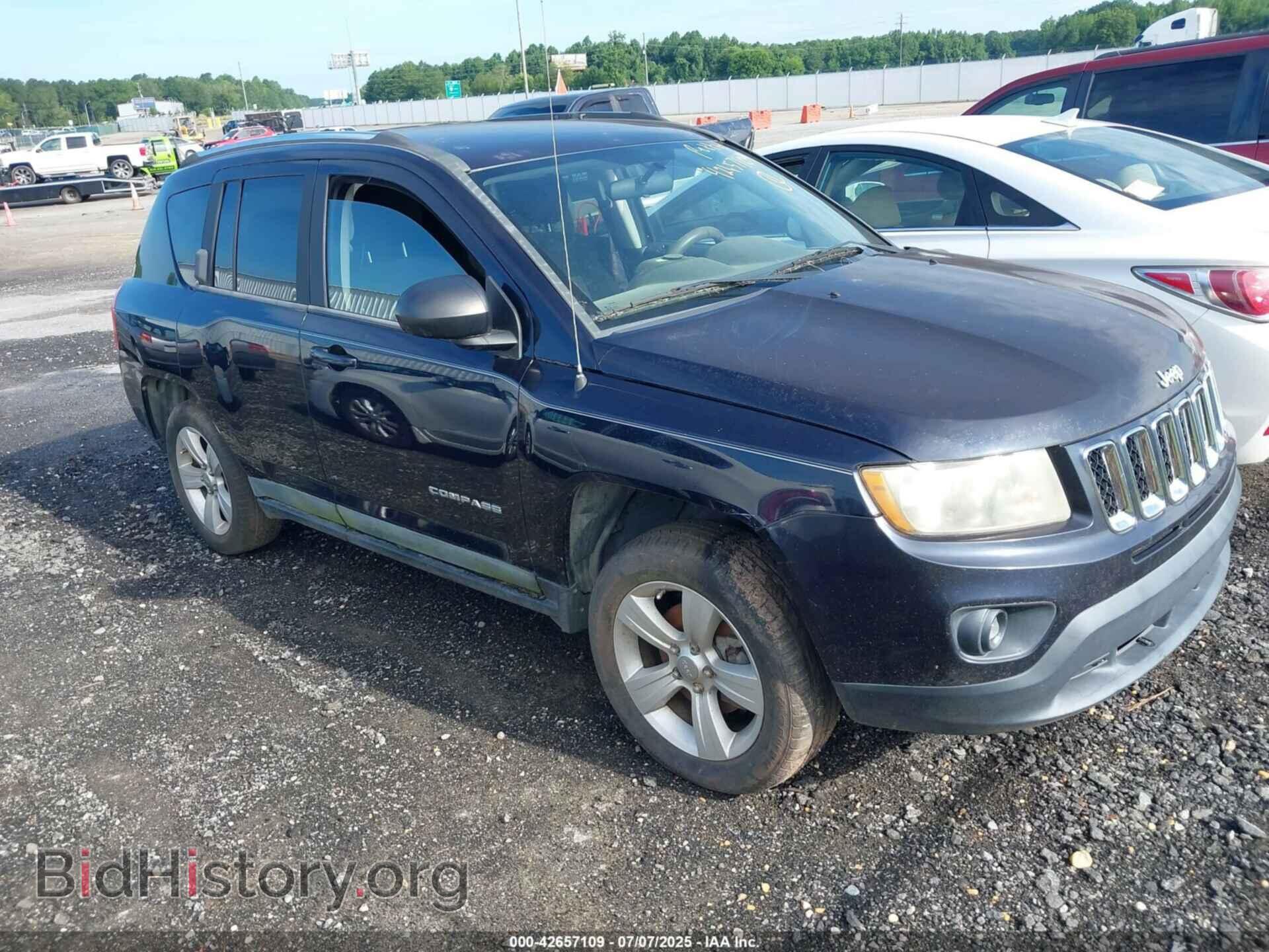Photo 1J4NT1FA3BD213422 - JEEP COMPASS 2011
