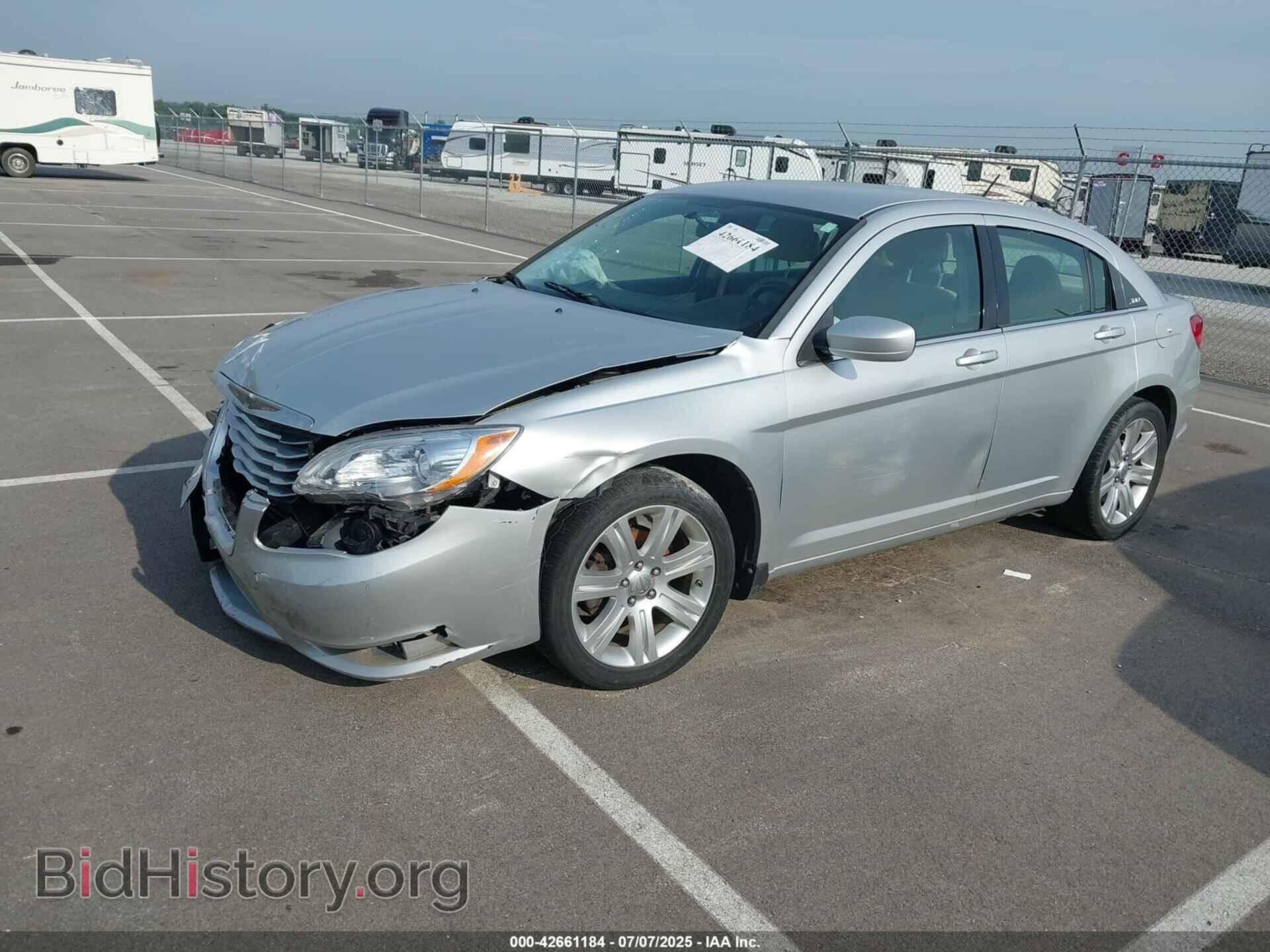 2011 CHRYSLER 200 - VIN: 1C3BC1FB9BN612481 - Фото 2