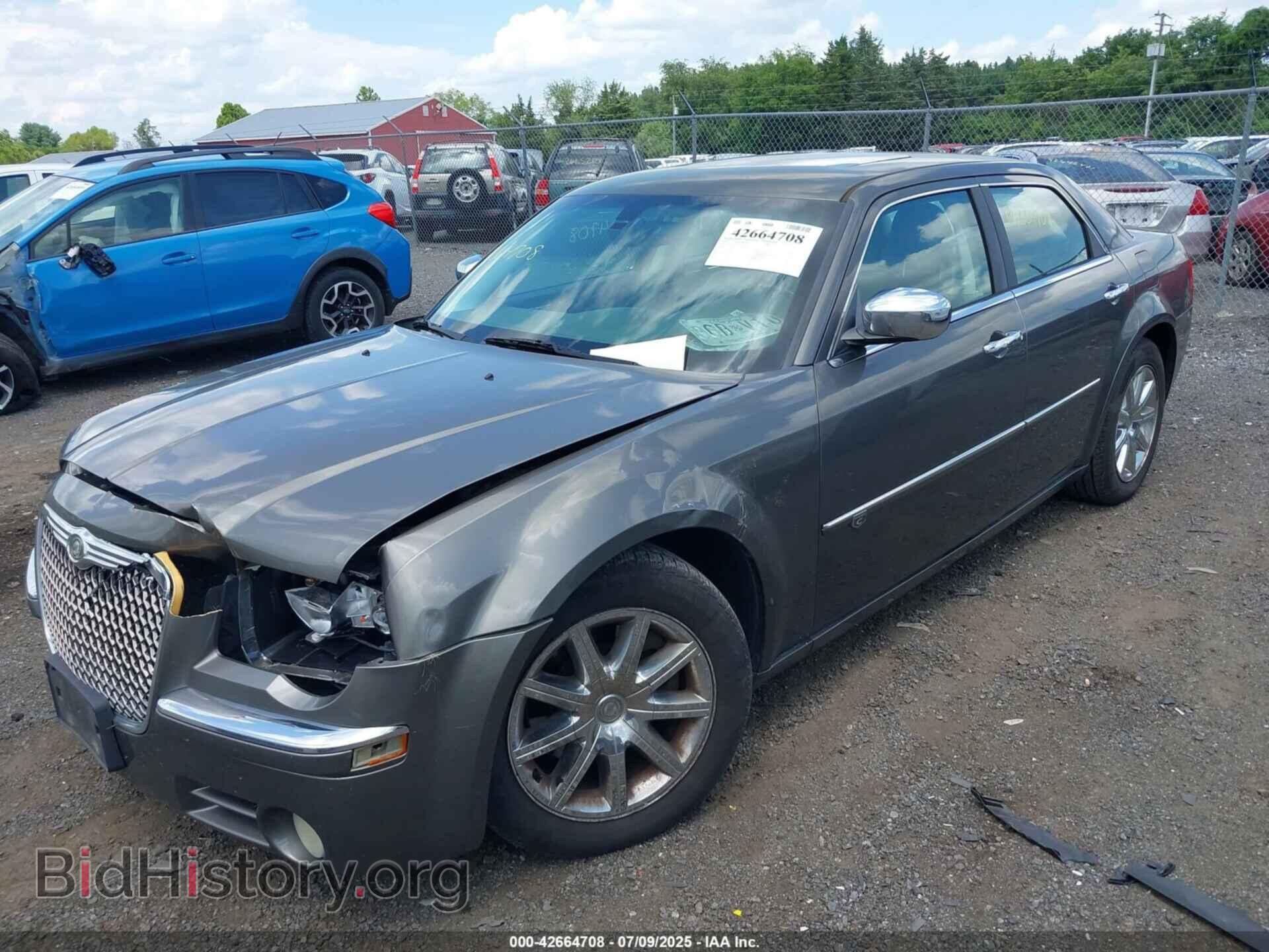 2010 CHRYSLER 300C - VIN: 2C3CA6CT3AH211150 - Фото 2